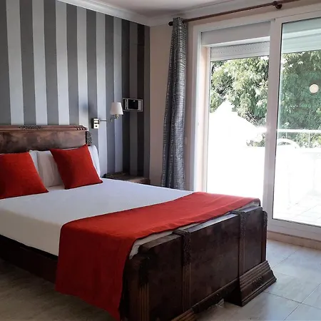 Noucentista Otel 2*