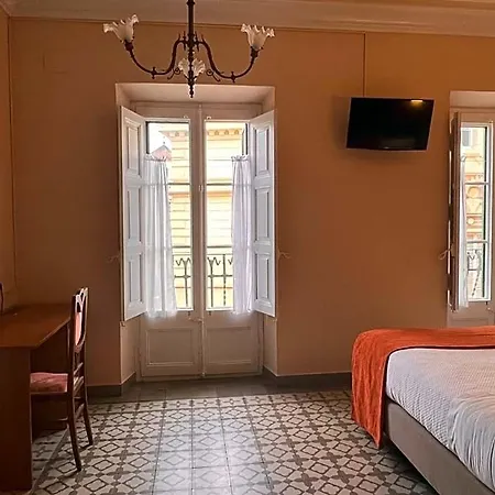 Hotel Noucentista 2*