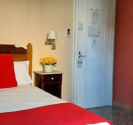 Hotel Noucentista 2*