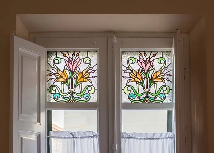 Noucentista 2* Σίτζες